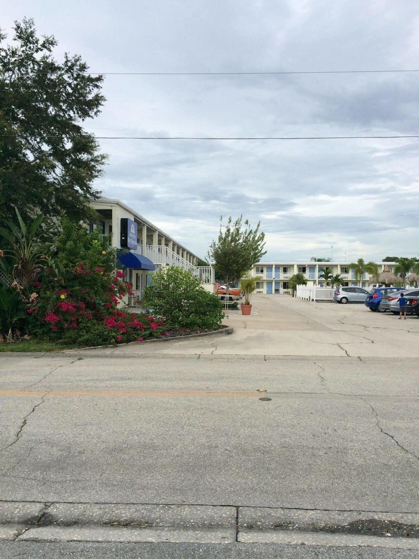 Americas Best Value Inn Bradenton-Sarasota Exterior photo